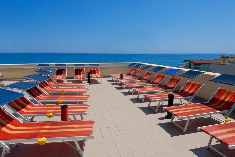 Edelweiss Hotel Fano Exterior photo